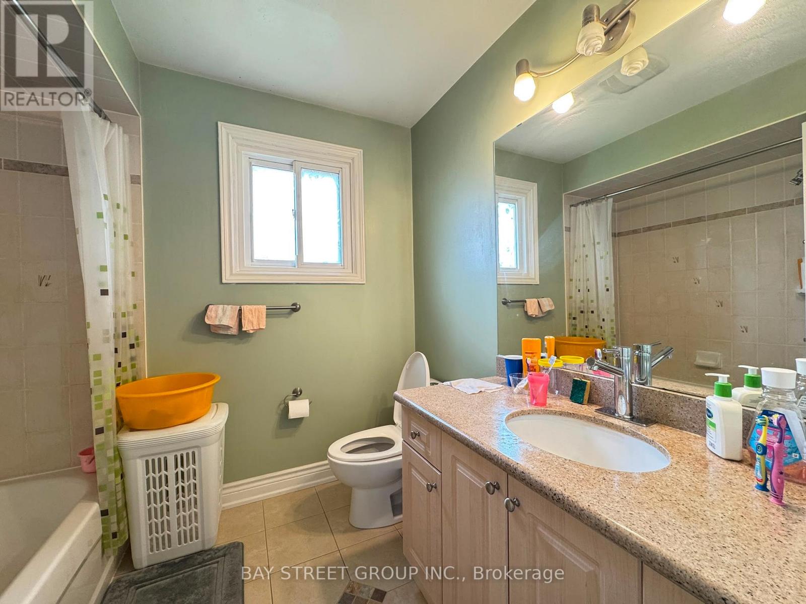 33 Northolt Crescent, Markham, Ontario  L3R 6P6 - Photo 28 - N13429072