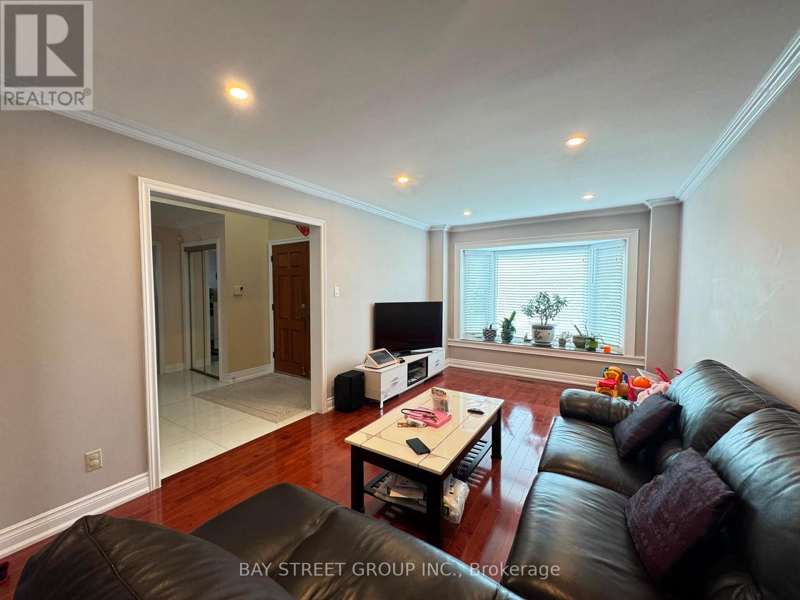 33 Northolt Crescent, Markham, Ontario  L3R 6P6 - Photo 6 - N13429072