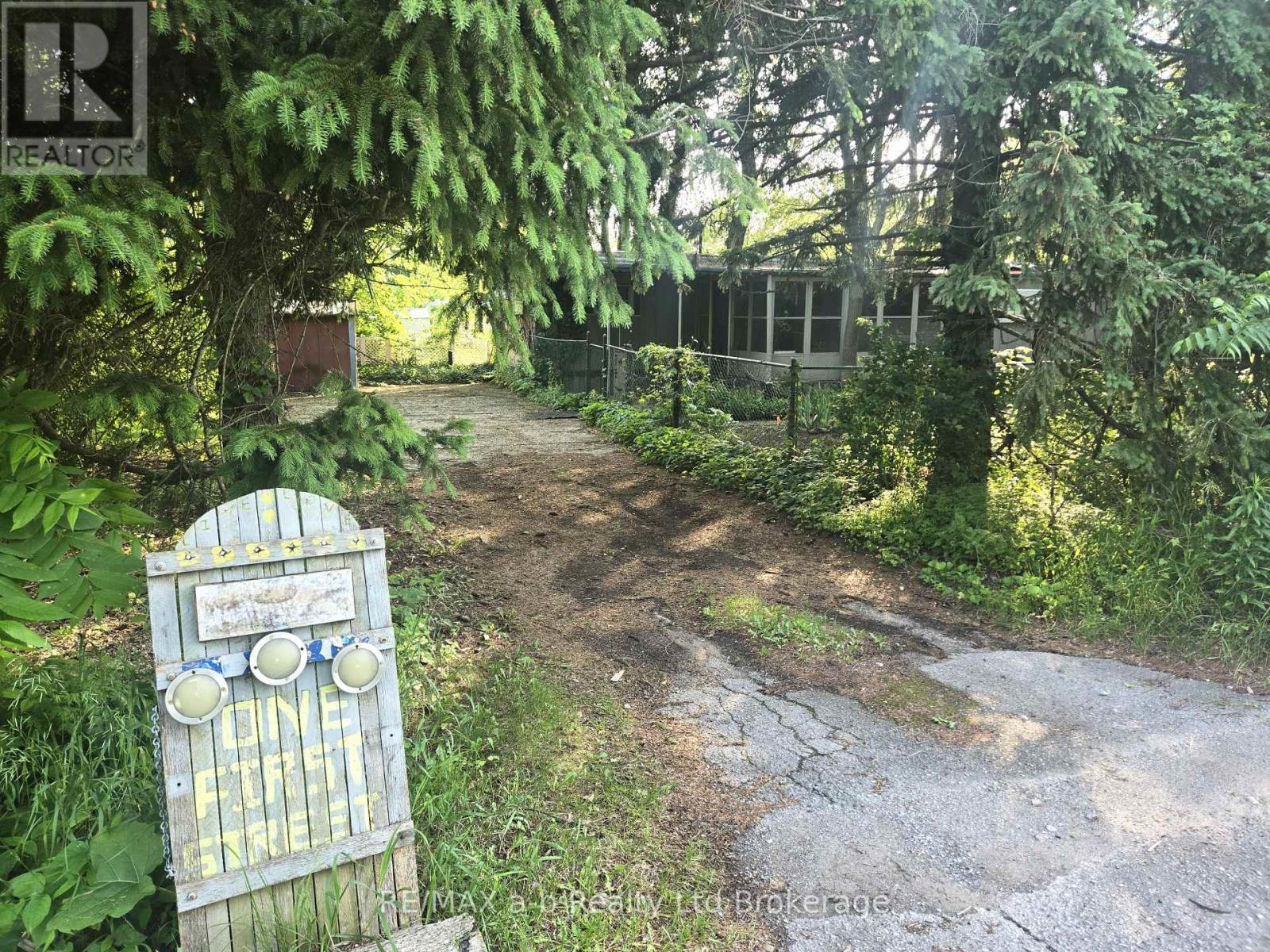 1 First Street, Norfolk, Ontario  N4B 2W6 - Photo 2 - X12995386
