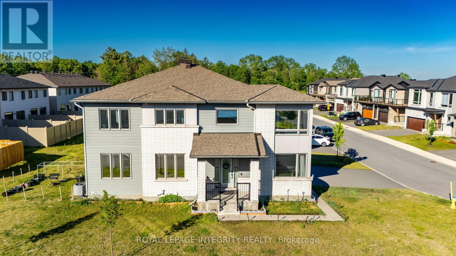 660 FENWICK WAY, Ottawa, Ontario