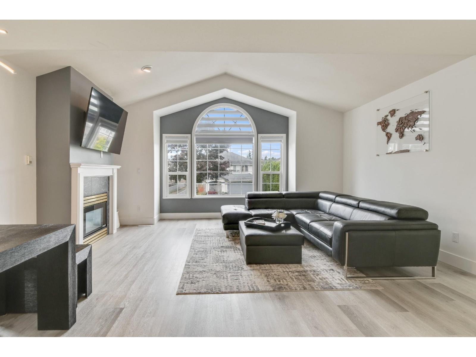 5047 215 Street, Langley, British Columbia  V3A 5B9 - Photo 3 - R3133773