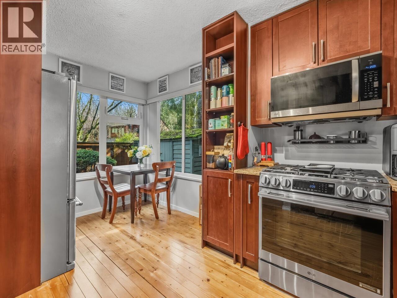 4597 Elmgrove Drive, Burnaby, British Columbia  V5G 3Y9 - Photo 5 - R3134723