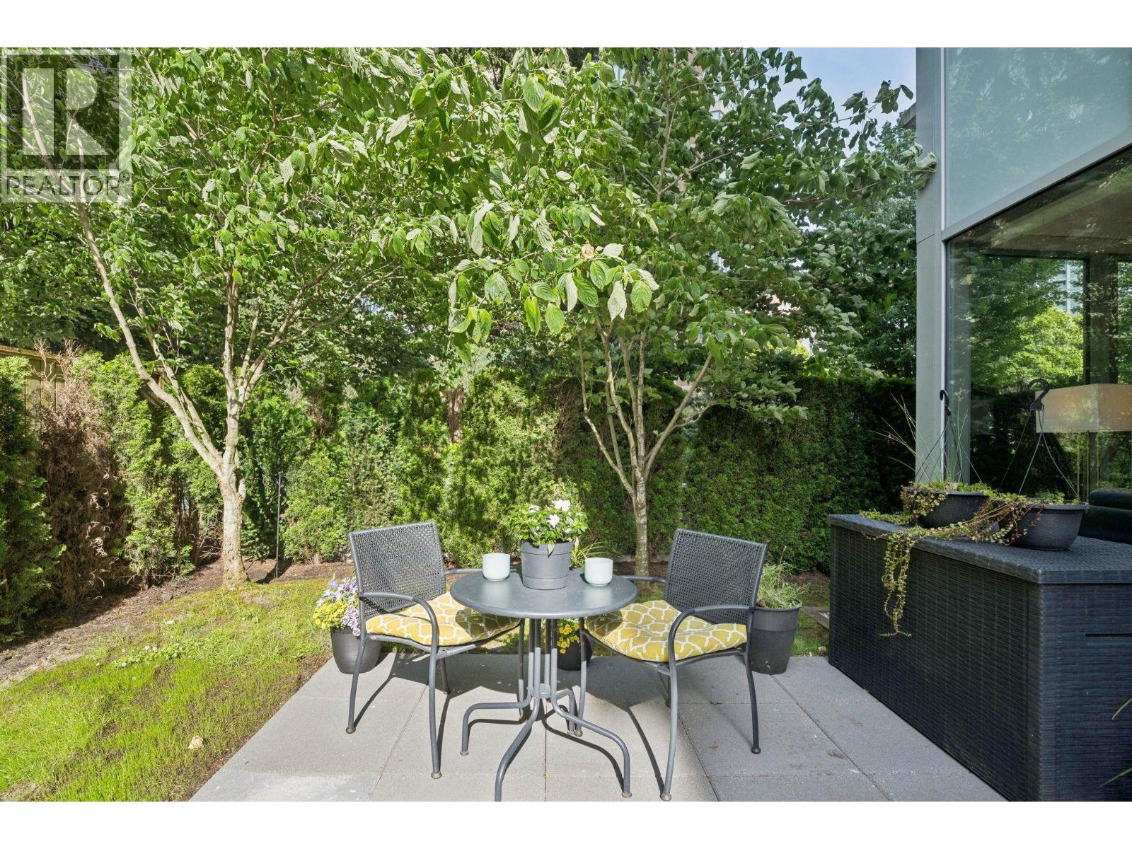 101 5883 Barker Avenue, Burnaby, British Columbia  V5H 0G4 - Photo 3 - R3134731