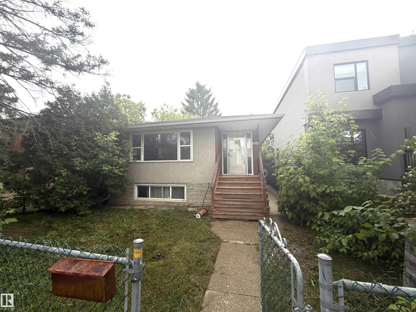 9640 74 AV NW, Edmonton, Alberta