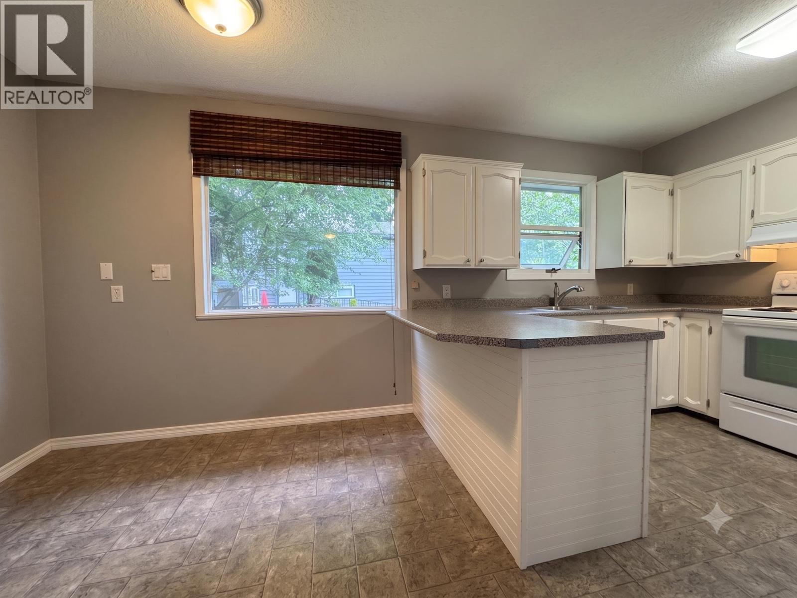 896 Davis Road, Gibsons, British Columbia  V0N 1V8 - Photo 10 - R3134756