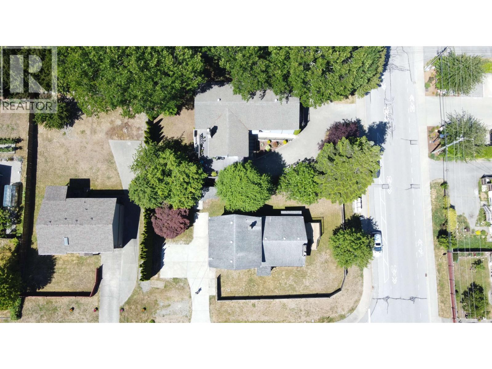 896 Davis Road, Gibsons, British Columbia  V0N 1V8 - Photo 5 - R3134756