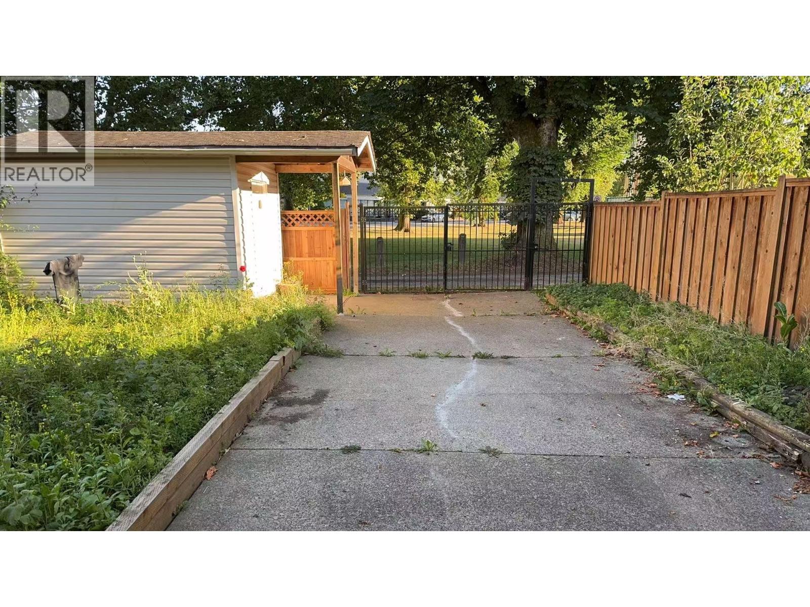 Ground Level-21xx Fraser Avenue, Coquitlam, British Columbia  V3B 1N8 - Photo 3 - R3134760