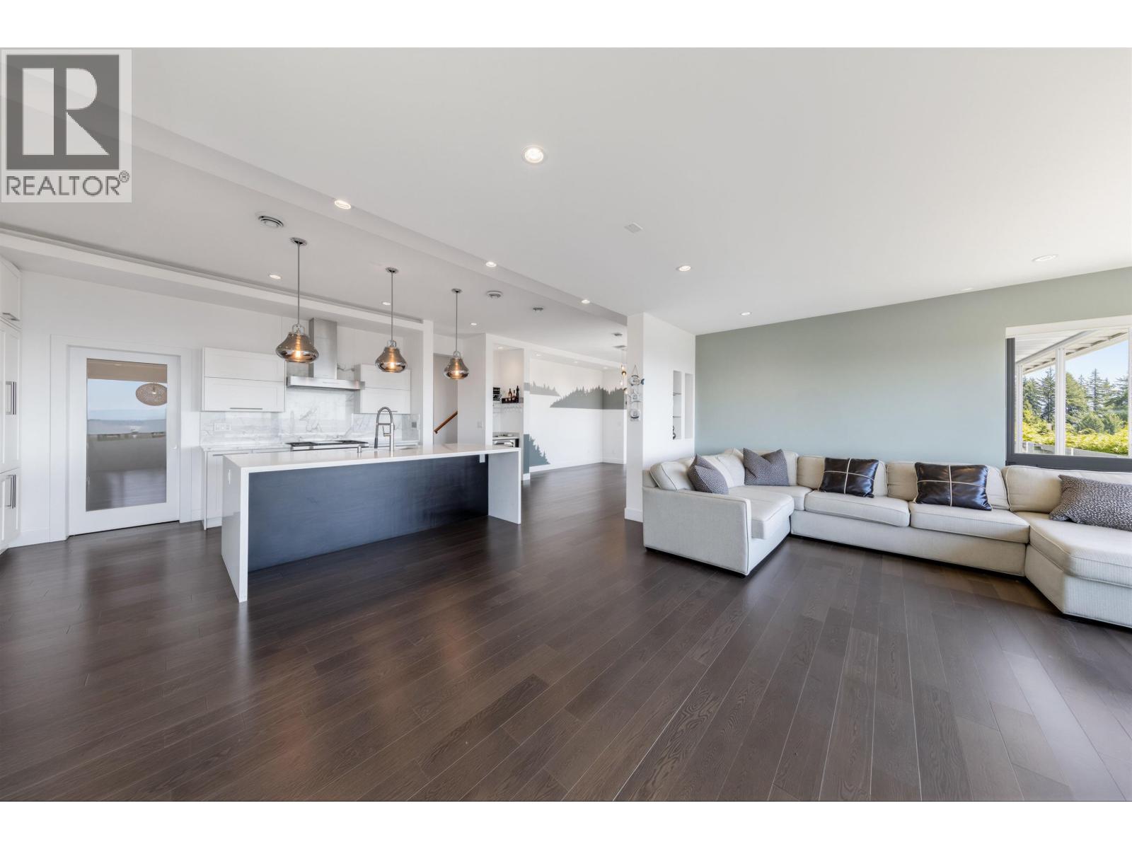 383 Newdale Court, North Vancouver, British Columbia  V7N 3H3 - Photo 5 - R3121546