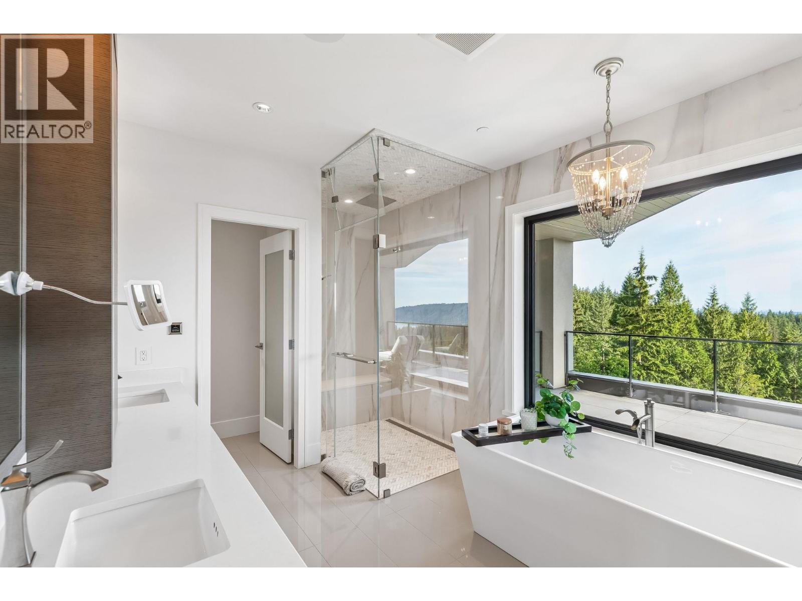 2051 Ridge Mountain Drive, Anmore, British Columbia  V3H 0G7 - Photo 11 - R3134531
