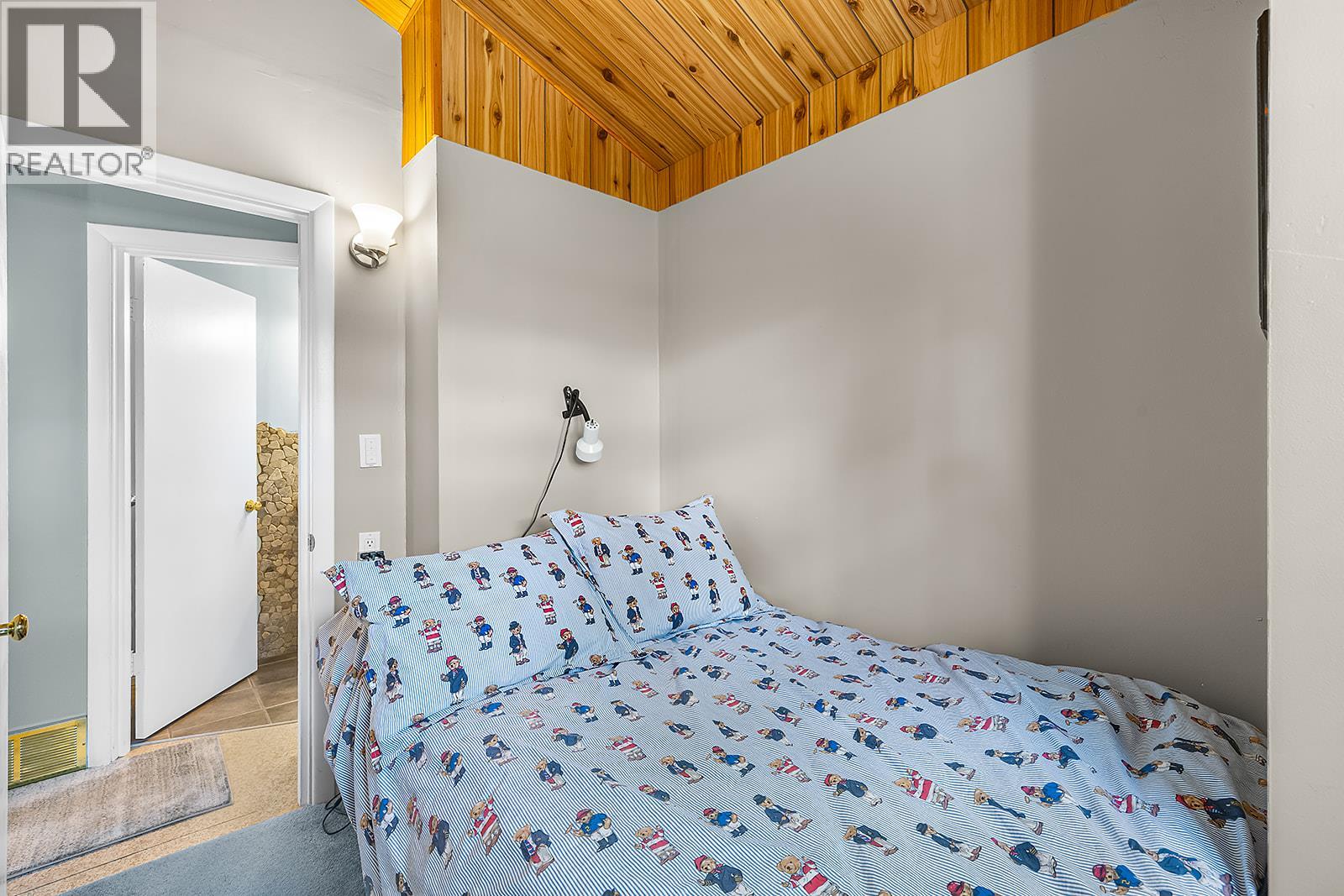 695 Lakeview Road, Invermere, British Columbia  V0A 1K3 - Photo 30 - 10388317
