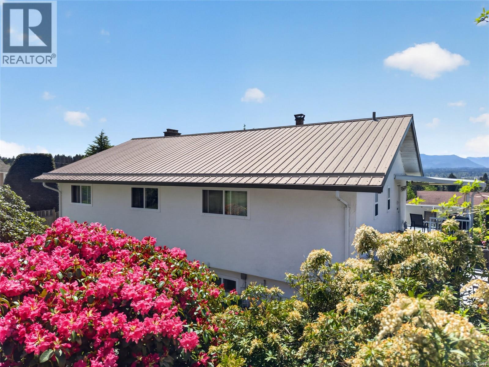 680 View Ave, Courtenay, British Columbia V9N 5R2 - Photo 3 - 1040097