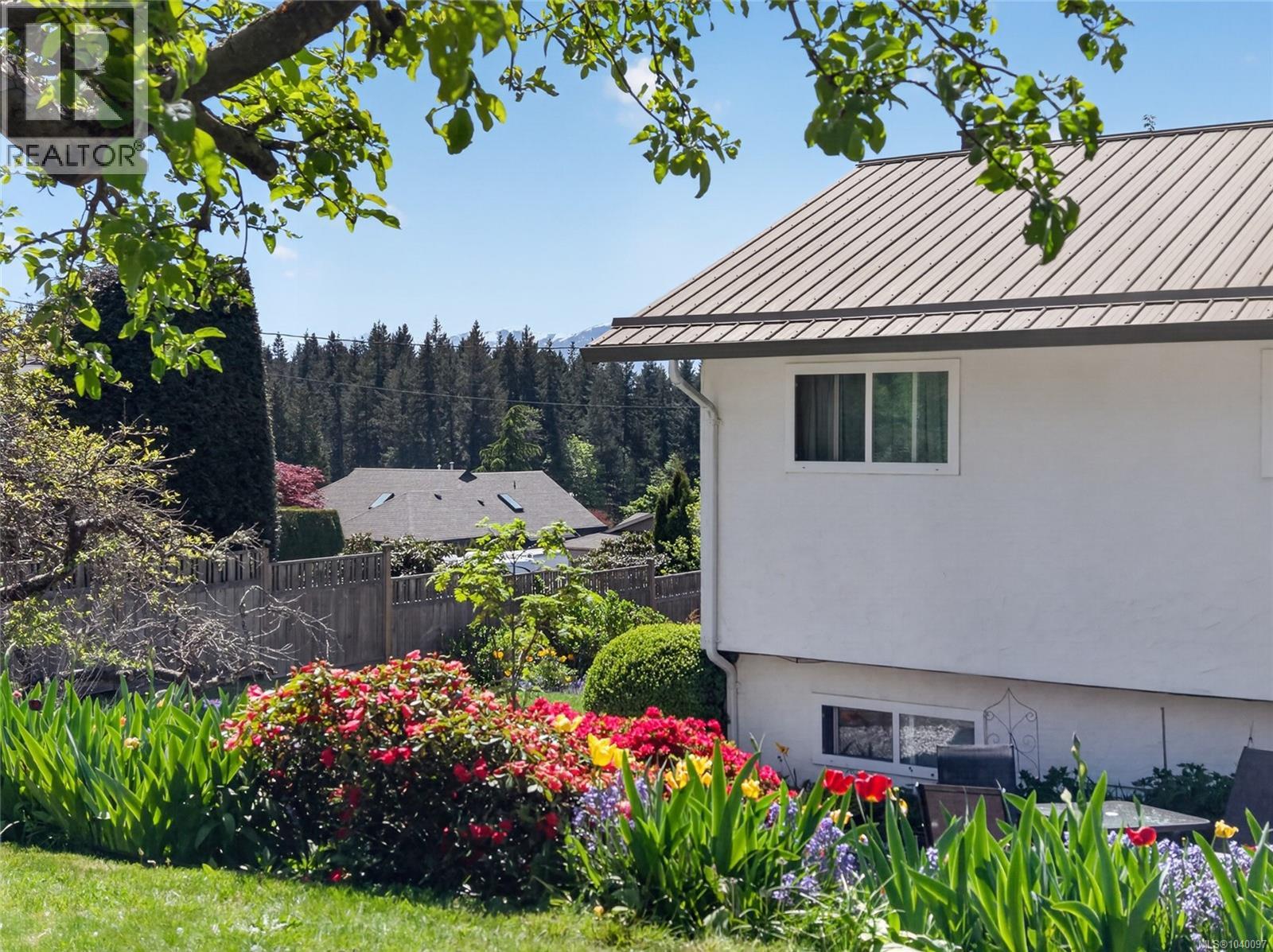 680 View Ave, Courtenay, British Columbia V9N 5R2 - Photo 63 - 1040097