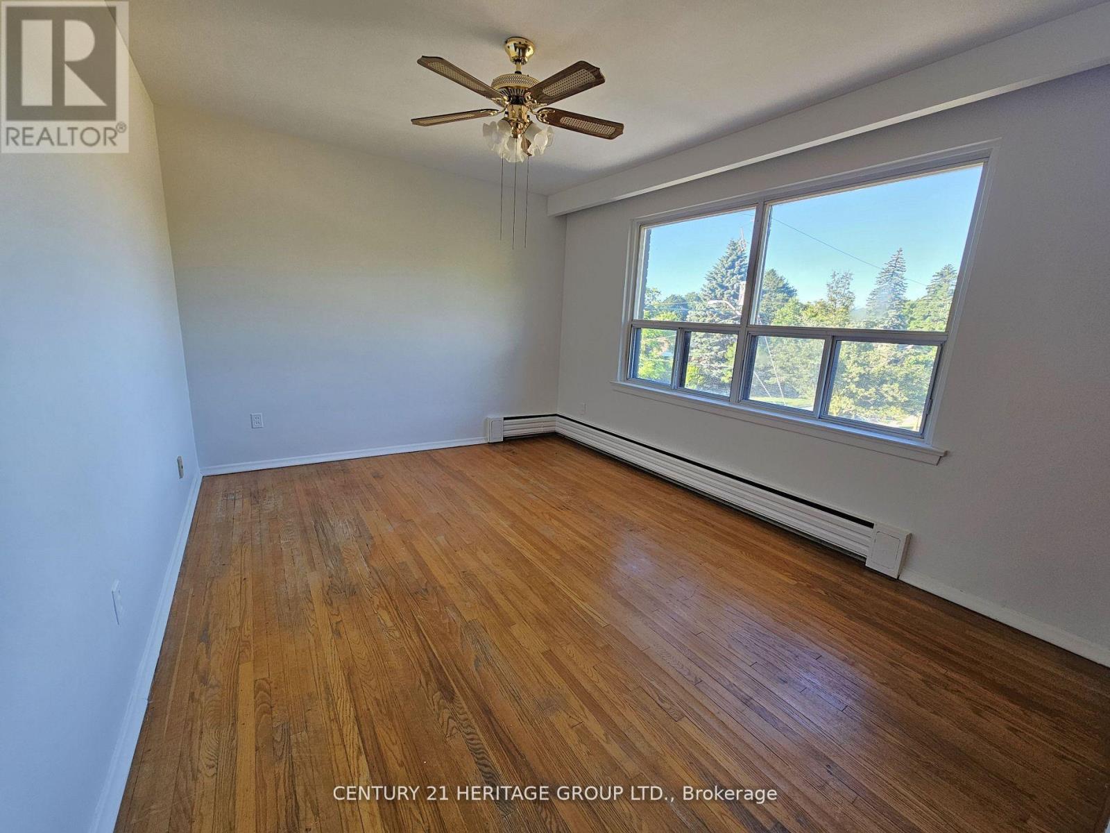 5 - 423 Pharmacy Avenue, Toronto, Ontario  M1L 3G5 - Photo 8 - E13429128