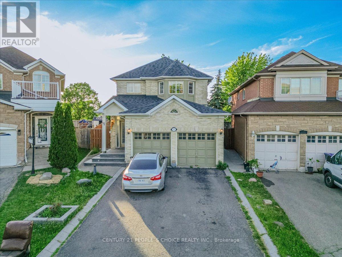 32 Albright Road, Brampton, Ontario  L6X 5C8 - Photo 3 - W13429158