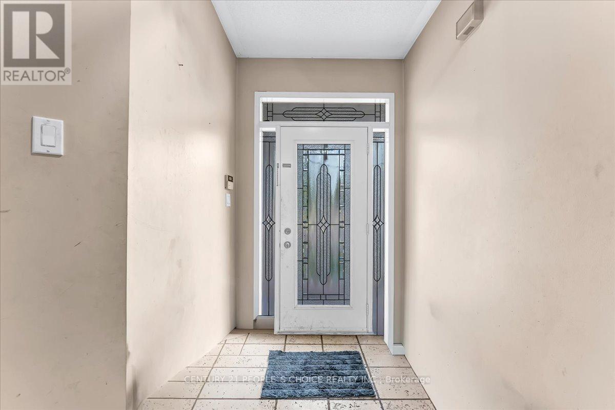 32 Albright Road, Brampton, Ontario  L6X 5C8 - Photo 7 - W13429158
