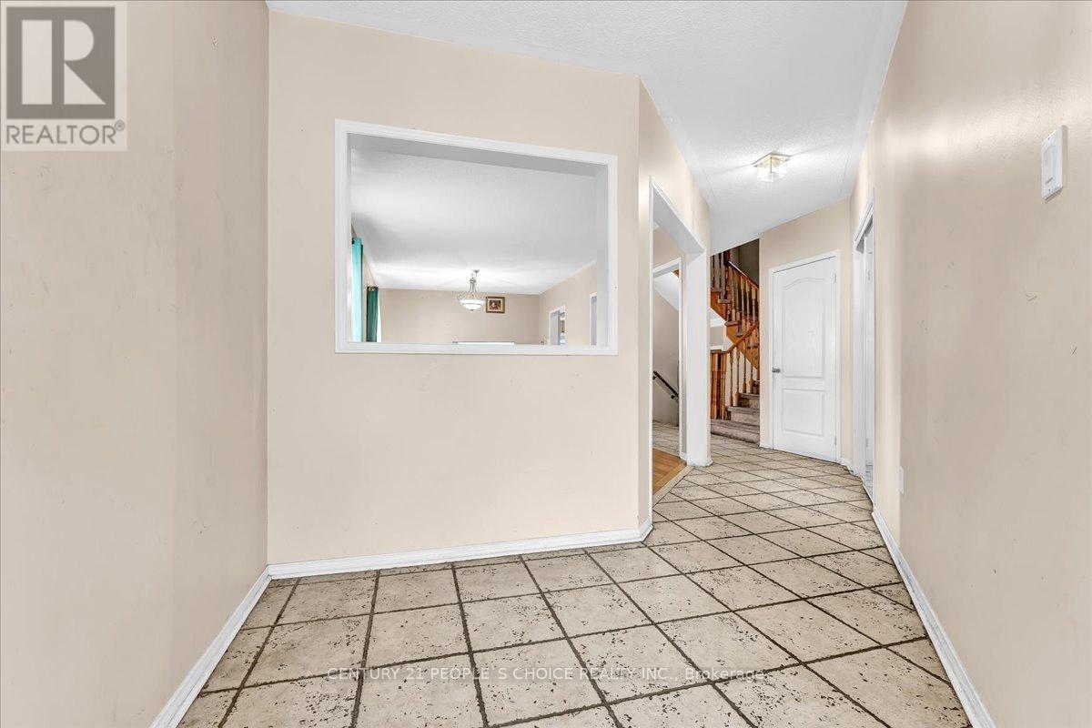 32 Albright Road, Brampton, Ontario  L6X 5C8 - Photo 8 - W13429158