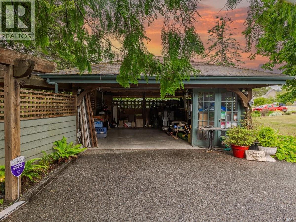 1719 Centennial Ave E, Comox, British Columbia  V9M 2W3 - Photo 6 - 1039987