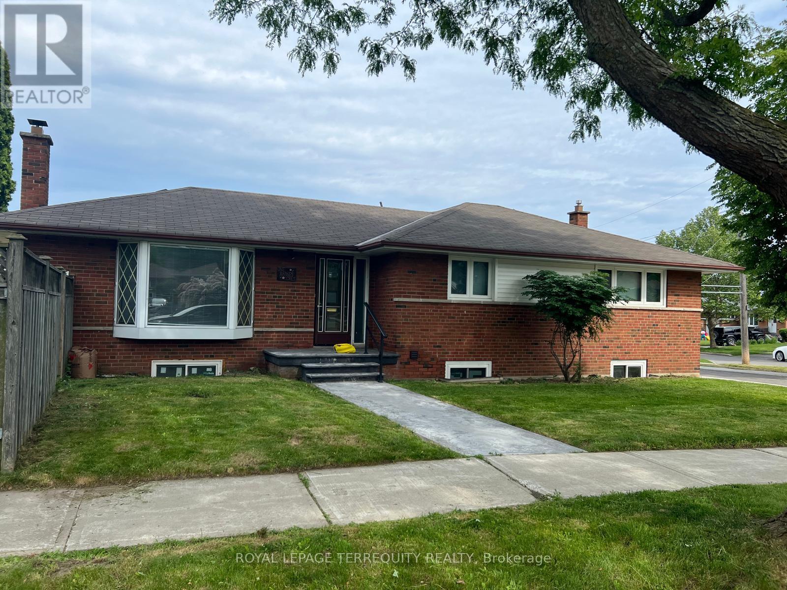 1 Barnes Crescent, Toronto, Ontario  M1G 1Z8 - Photo 5 - E12830924