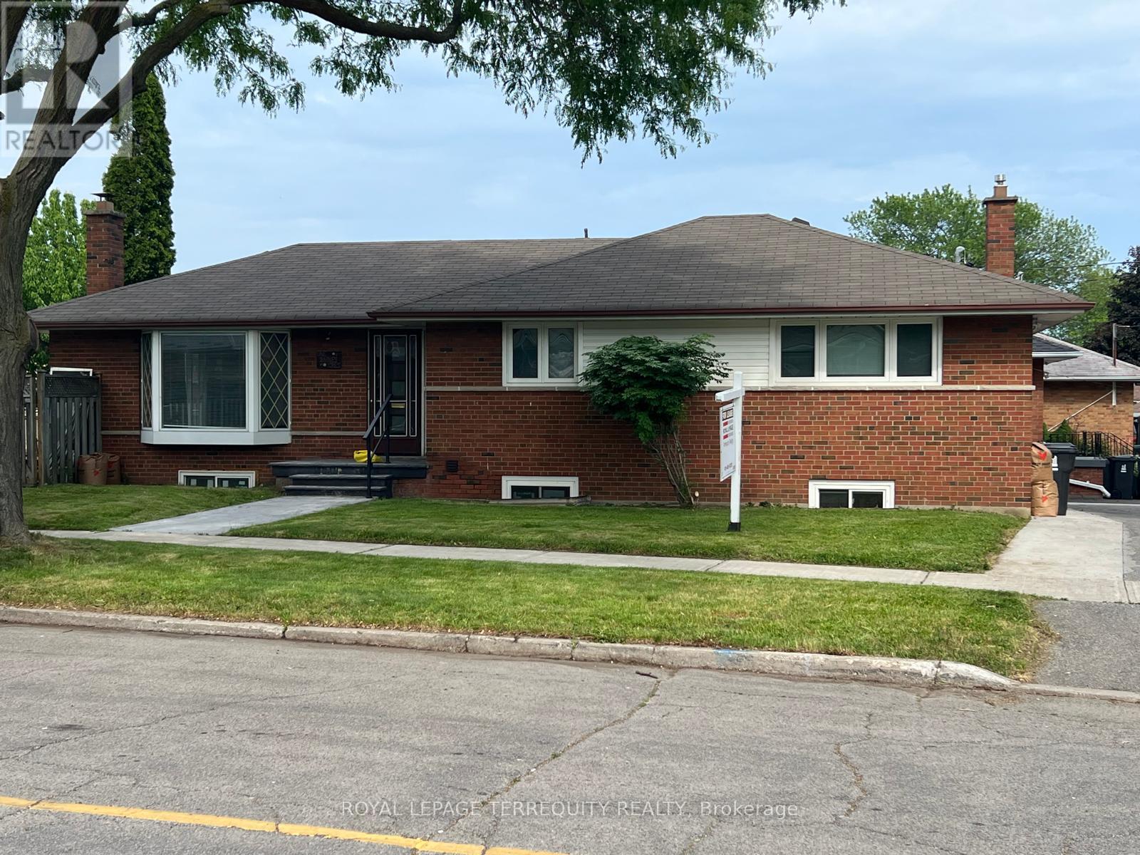 1 Barnes Crescent, Toronto, Ontario  M1G 1Z8 - Photo 6 - E12830924
