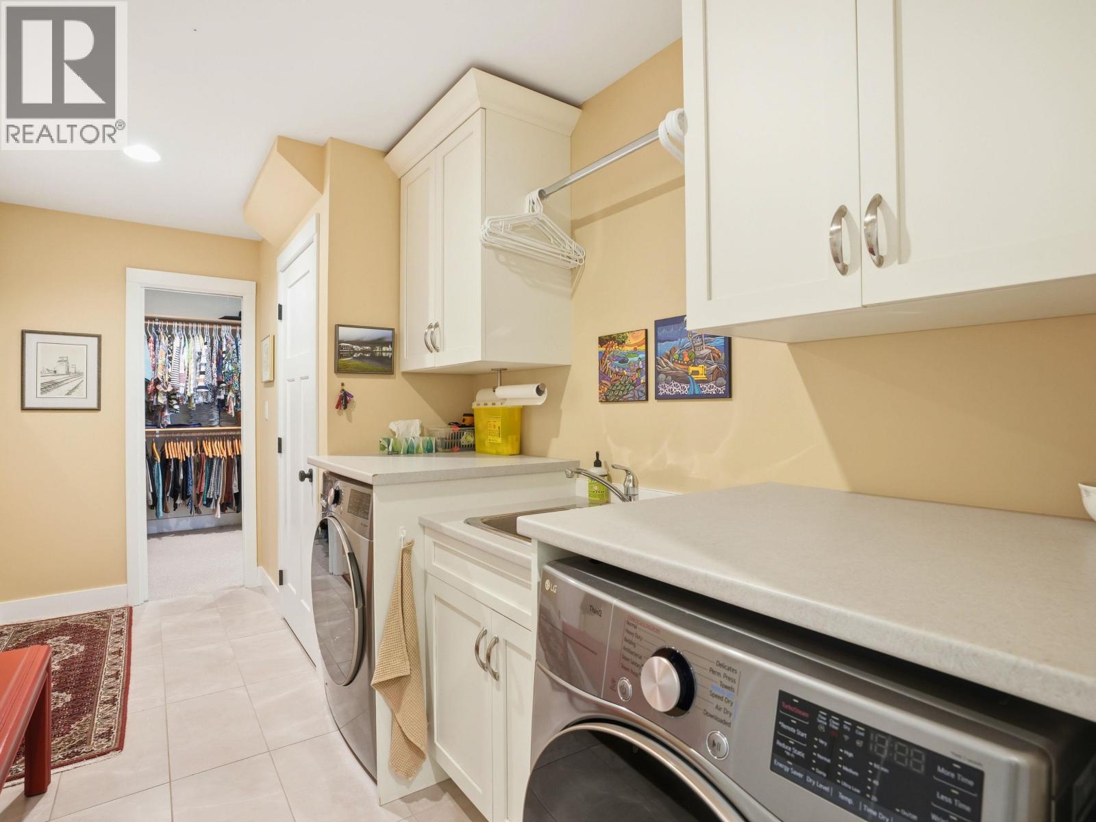 795 Madison Place, Gibsons, British Columbia  V0N 1V1 - Photo 17 - R3134847