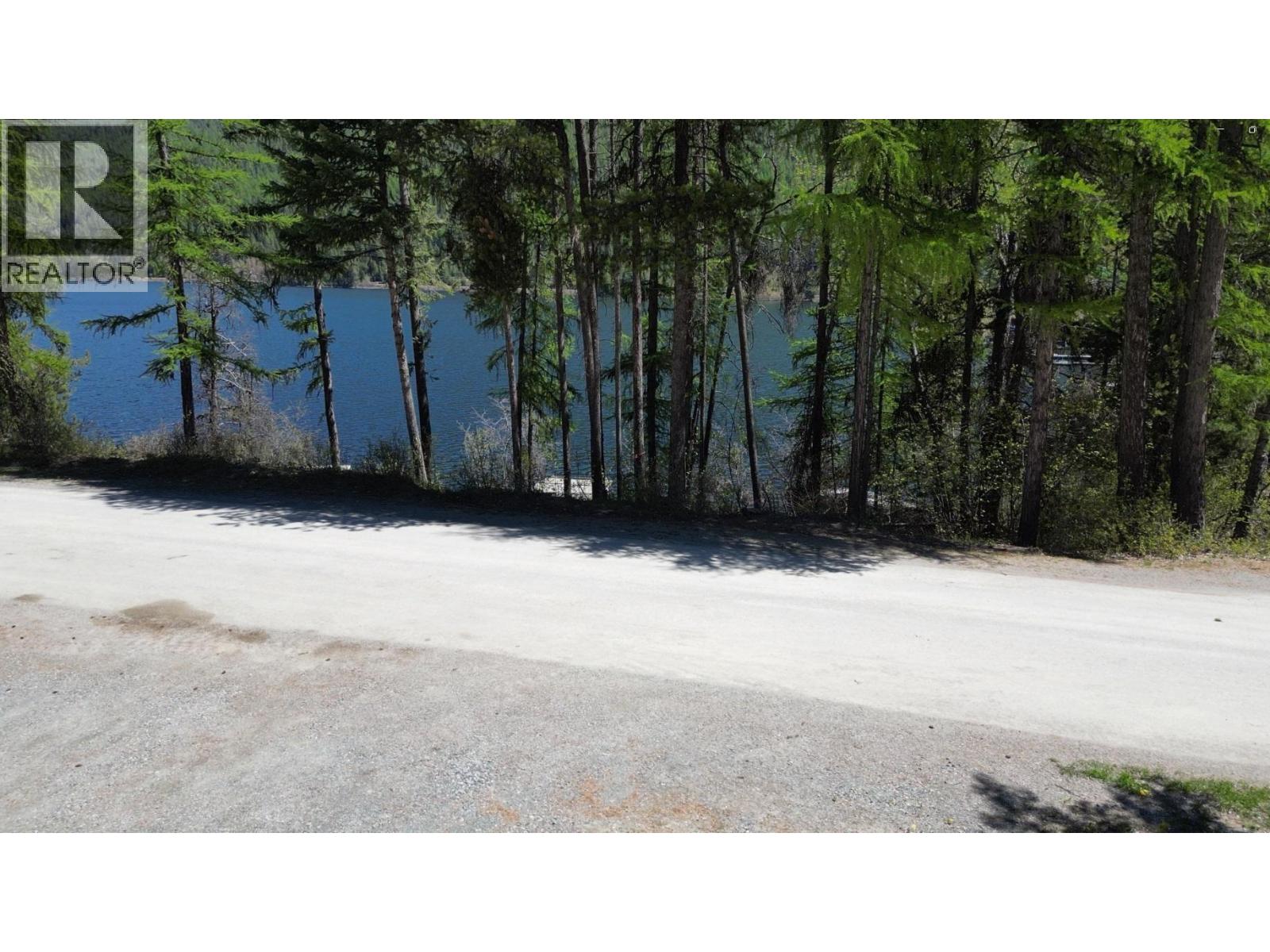 9725 Braunagel Road, Moyie, British Columbia  V0B 2A0 - Photo 3 - 10391014
