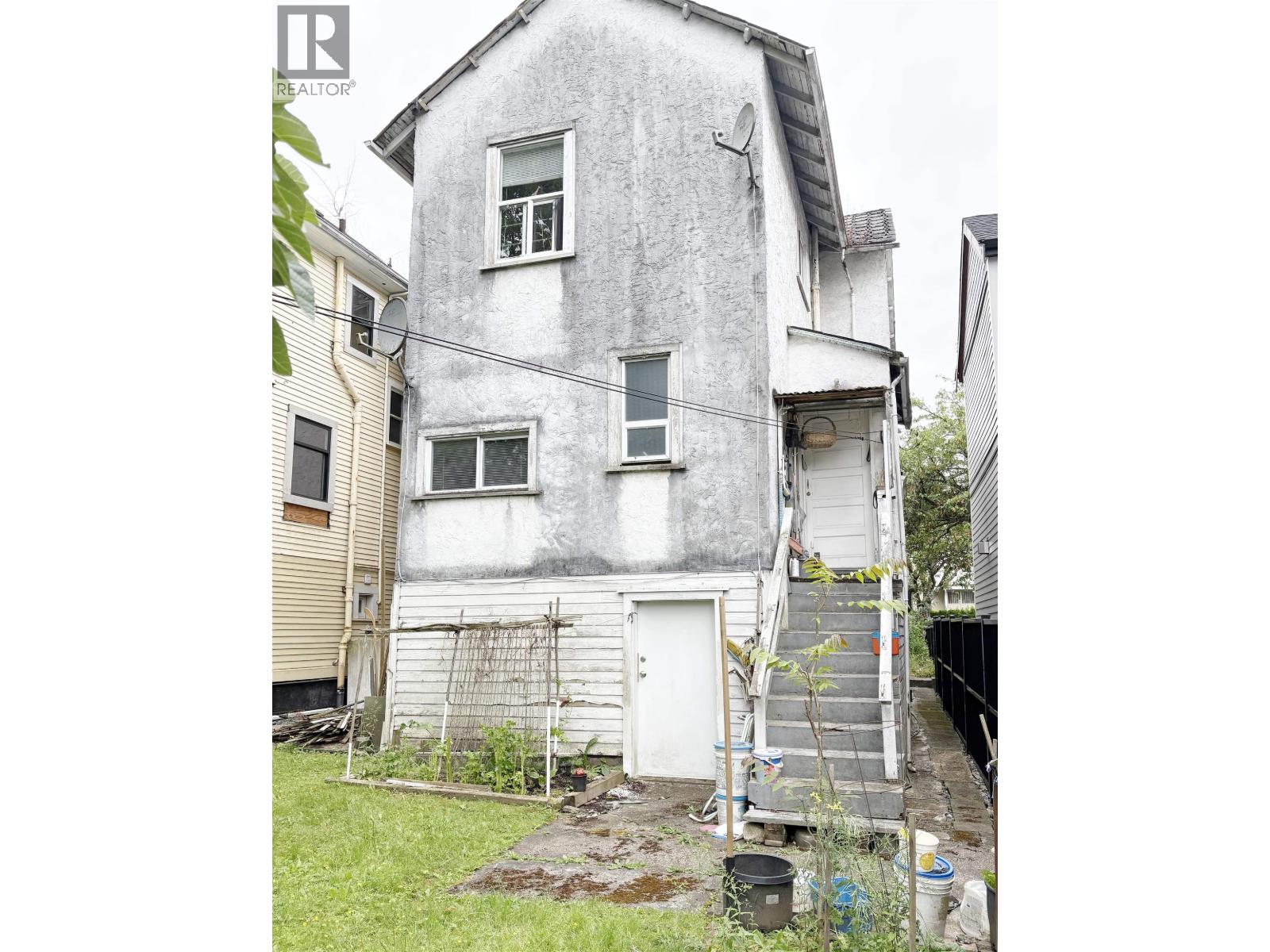 3034 Glen Drive, Vancouver, British Columbia  V5T 4C1 - Photo 2 - R3134645