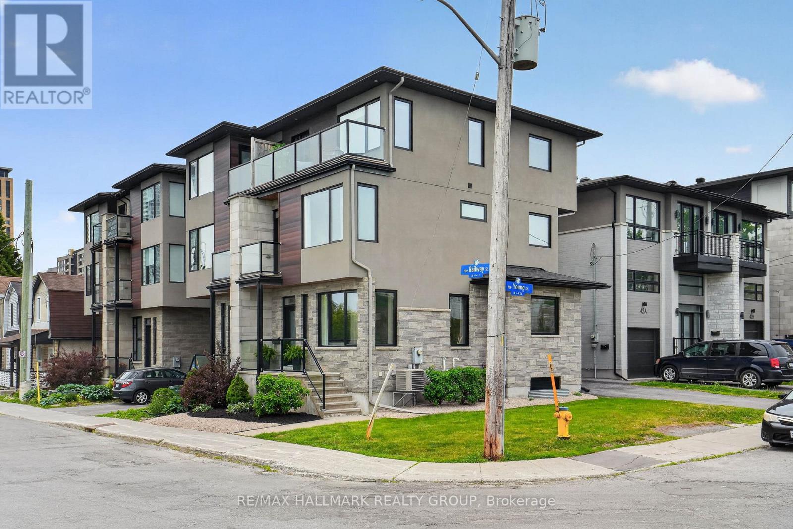 2d Railway Street, Ottawa, Ontario K1S 4N9 - Photo 2 - X13429306