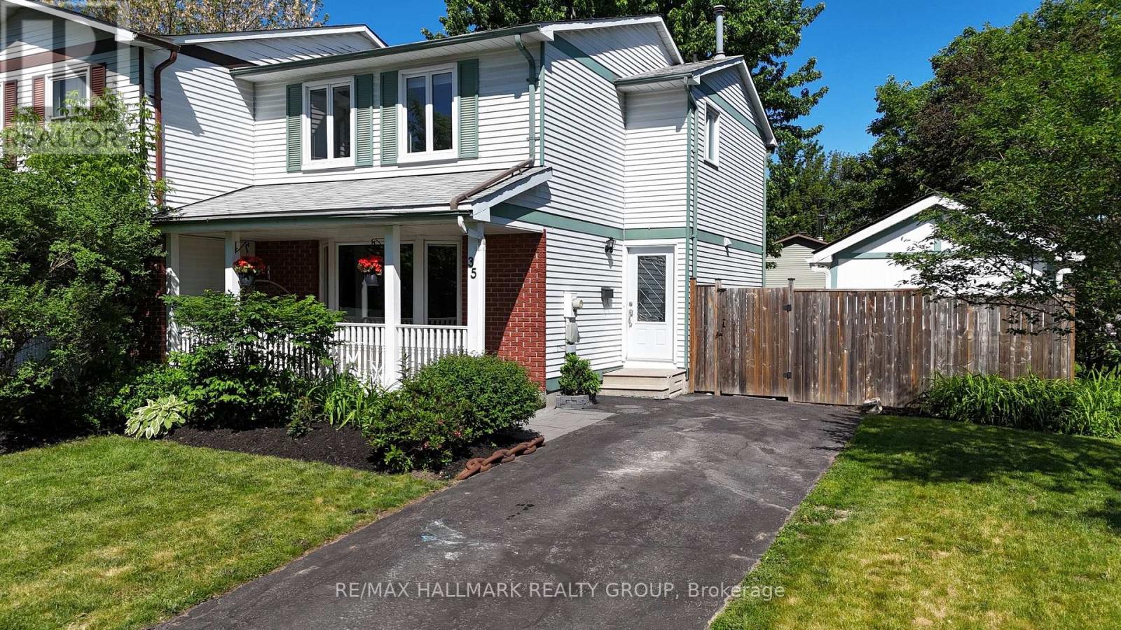 35 SEABROOKE DRIVE, Ottawa, Ontario