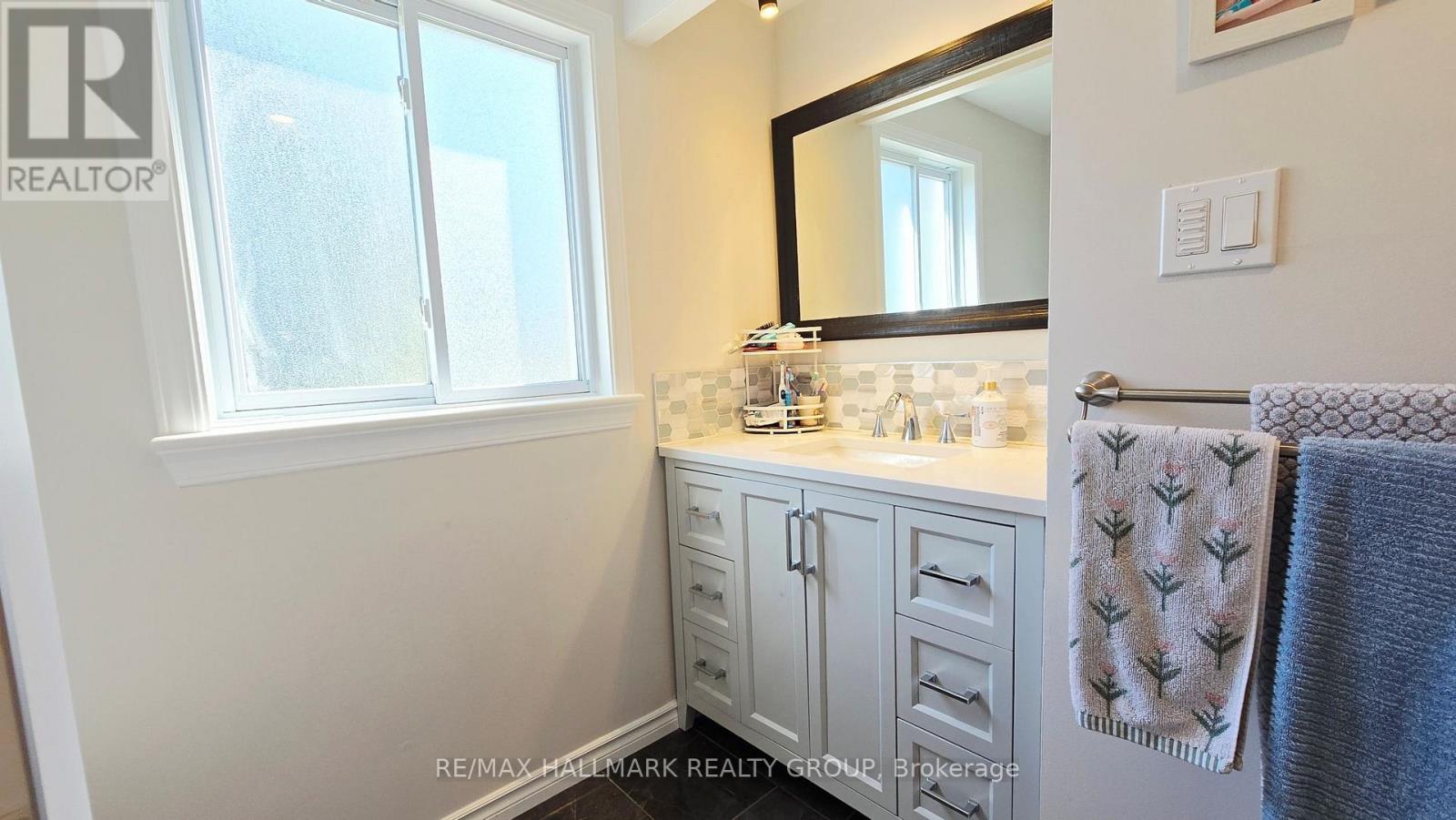 35 Seabrooke Drive, Ottawa, Ontario  K2L 2H8 - Photo 25 - X13429308