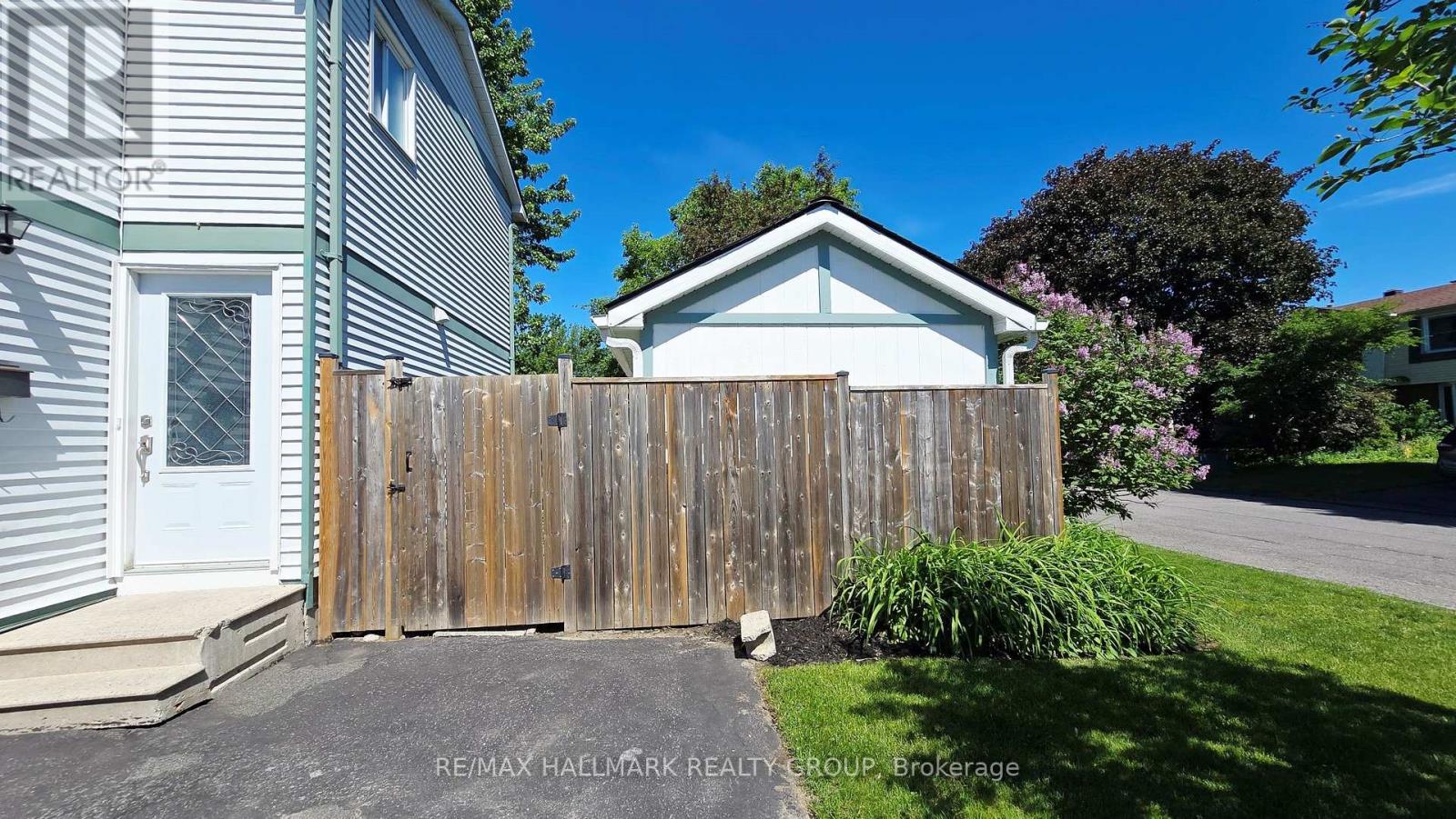35 Seabrooke Drive, Ottawa, Ontario  K2L 2H8 - Photo 3 - X13429308