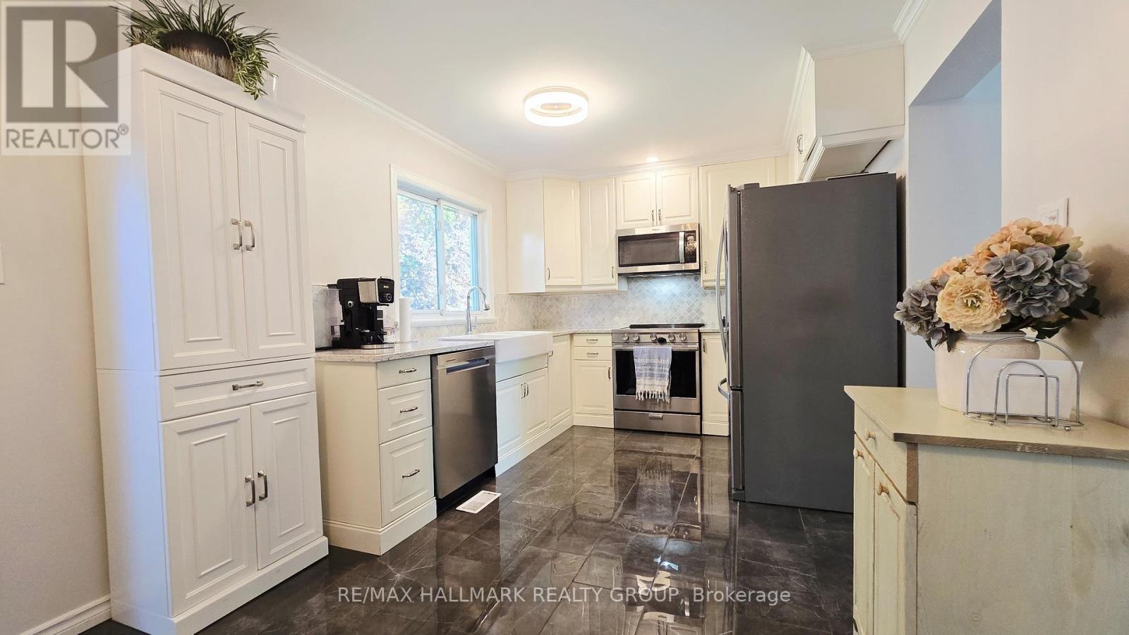 35 Seabrooke Drive, Ottawa, Ontario  K2L 2H8 - Photo 9 - X13429308