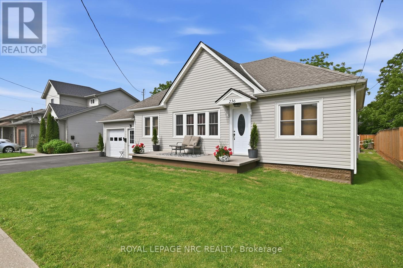 236 Deere Street, Welland, Ontario  L3B 2L8 - Photo 3 - X13429296