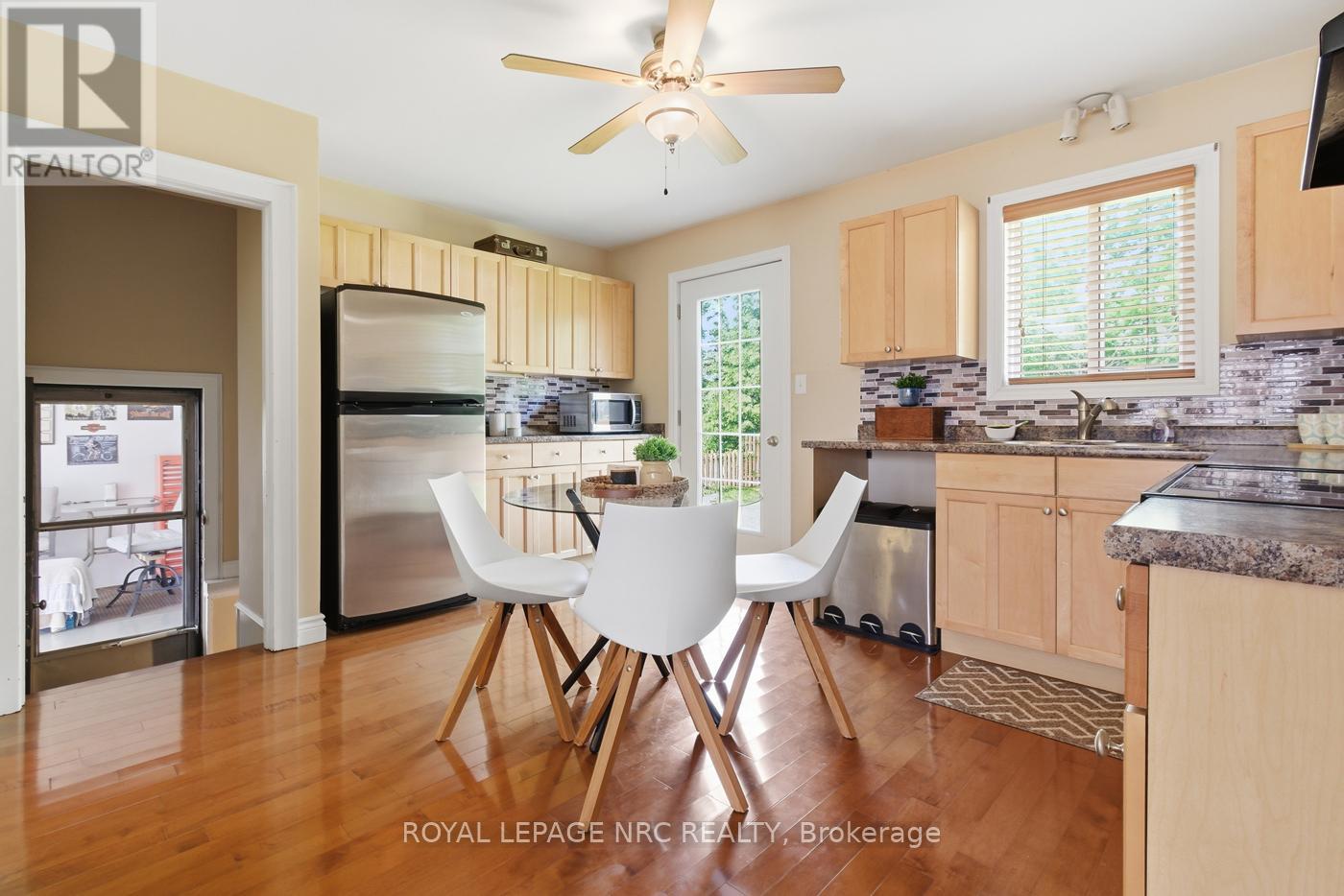 236 Deere Street, Welland, Ontario  L3B 2L8 - Photo 4 - X13429296
