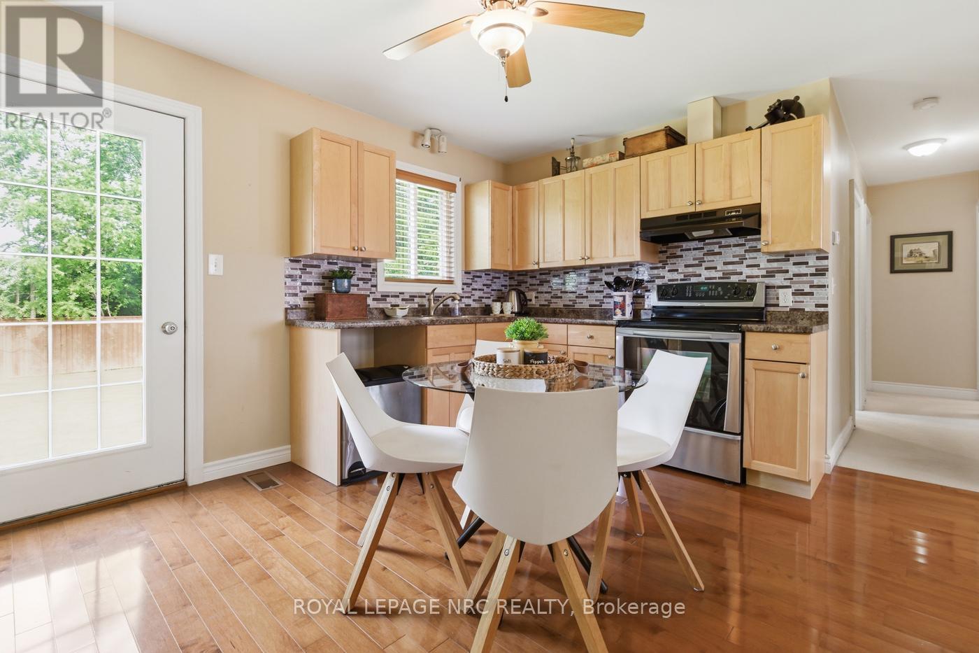 236 Deere Street, Welland, Ontario  L3B 2L8 - Photo 5 - X13429296