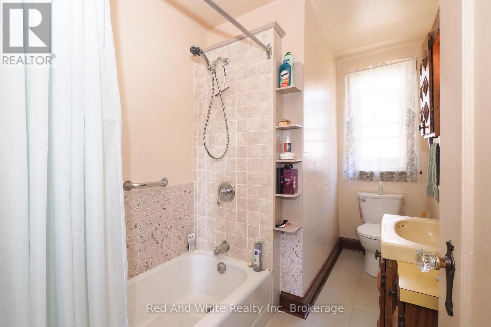 15 Horning Drive, Kitchener, Ontario  N2K 1H5 - Photo 17 - X13429326