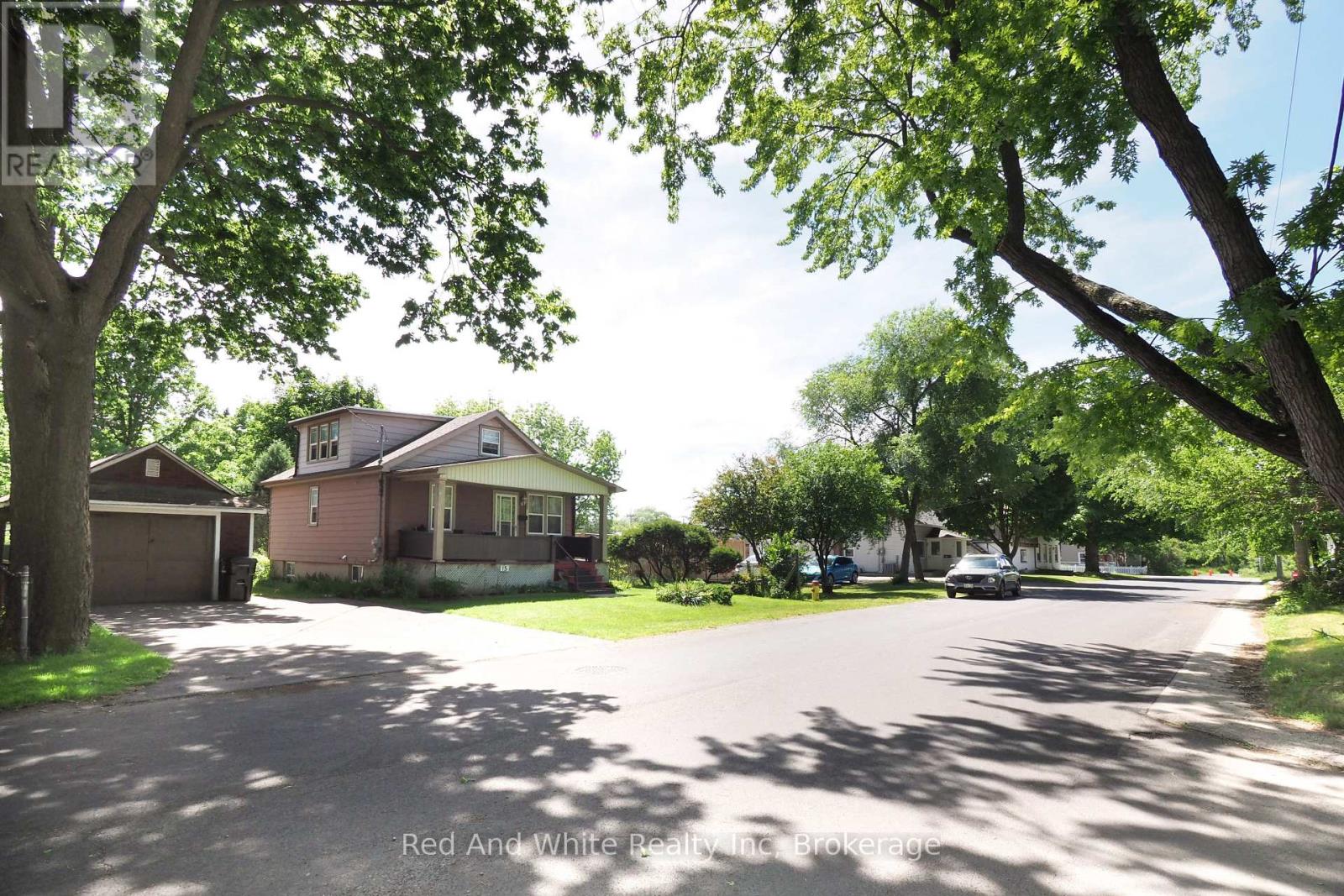 15 Horning Drive, Kitchener, Ontario  N2K 1H5 - Photo 4 - X13429326