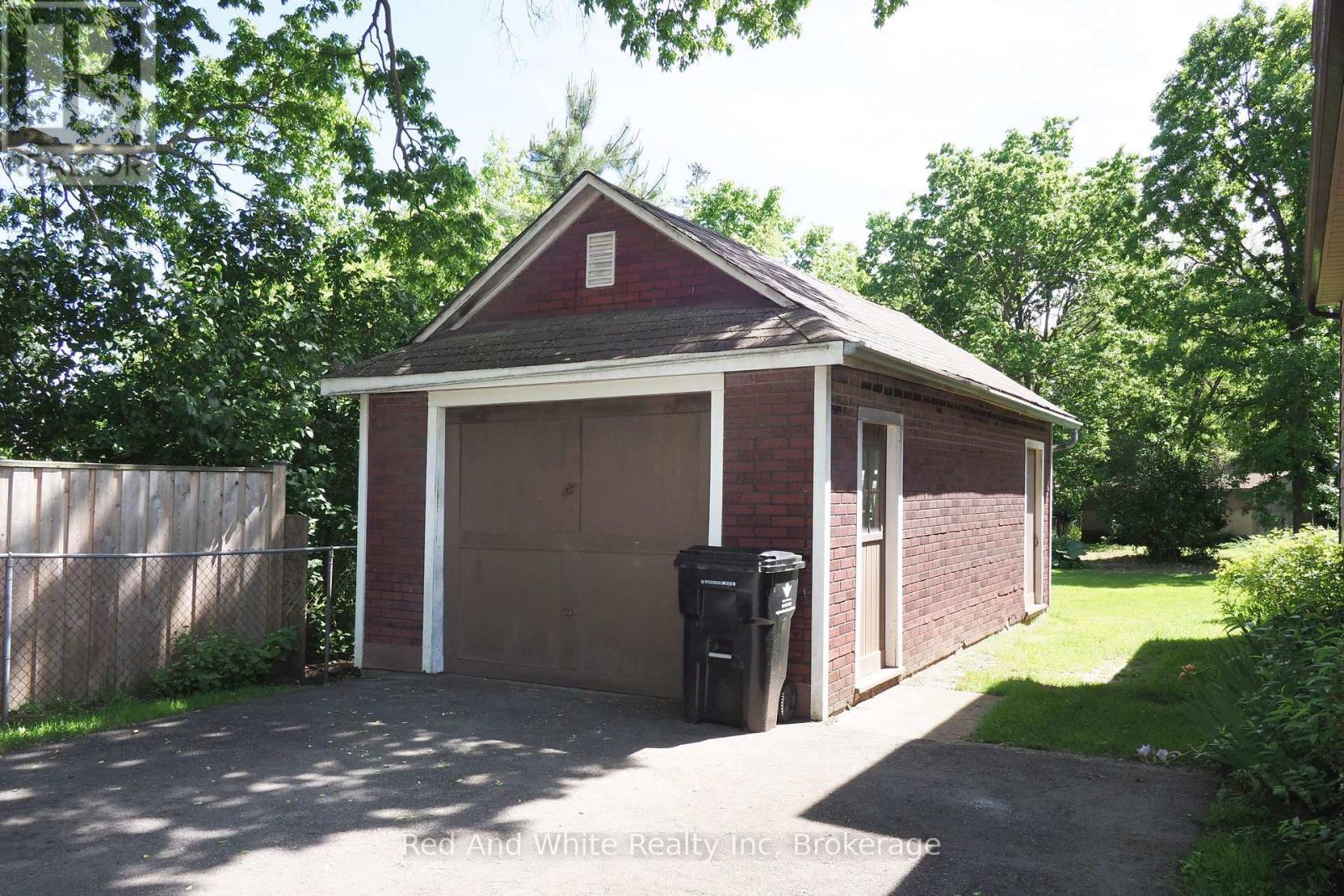 15 Horning Drive, Kitchener, Ontario  N2K 1H5 - Photo 40 - X13429326