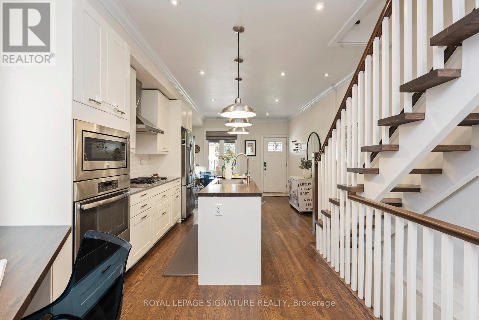 174 Yarmouth Road, Toronto, Ontario  M6G 1X4 - Photo 13 - W13429320