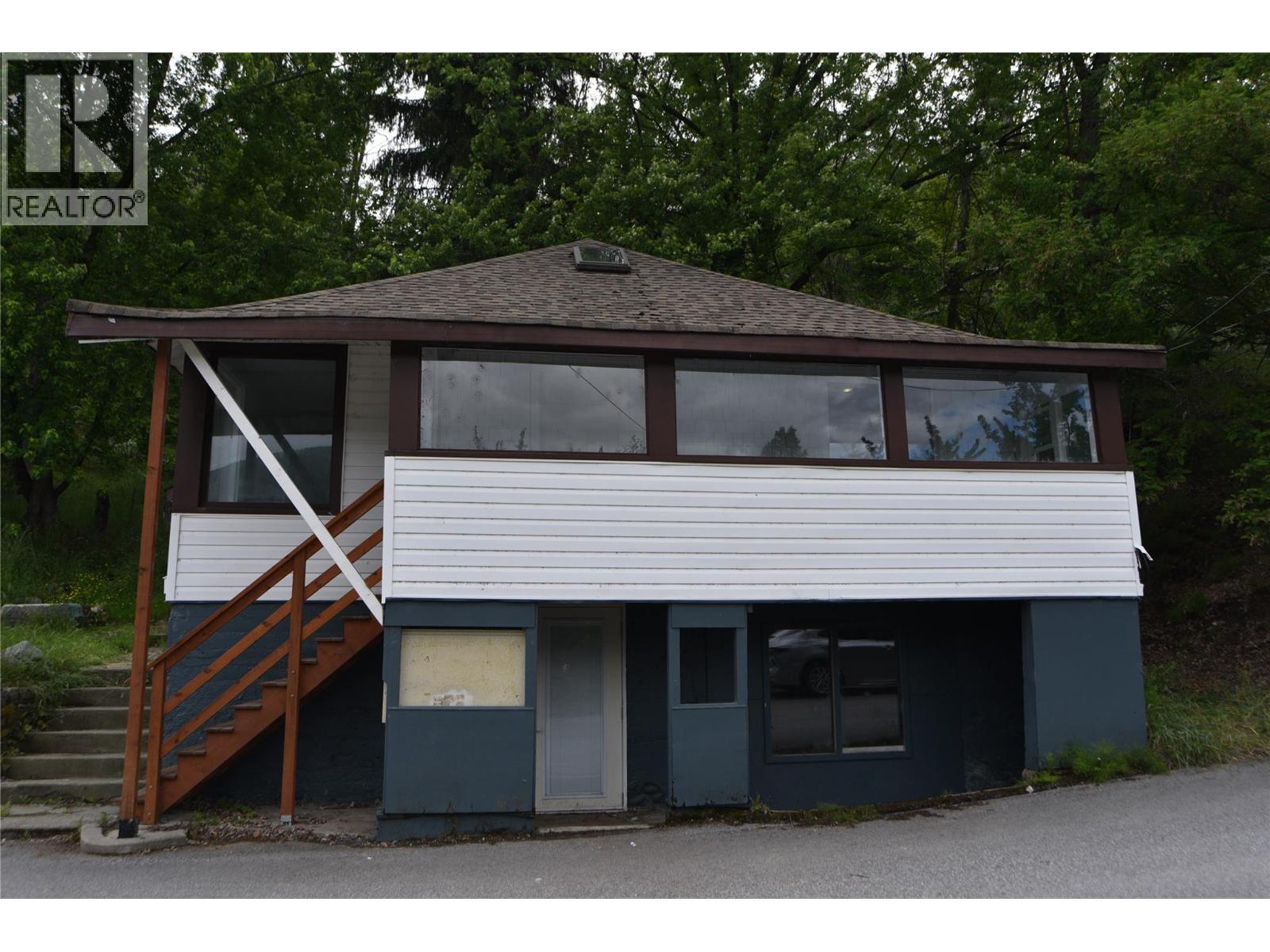 964 Mountain Street, Trail, British Columbia  V1R 3G5 - Photo 4 - 10372372
