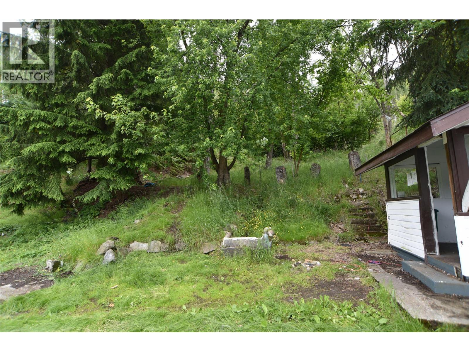 964 Mountain Street, Trail, British Columbia  V1R 3G5 - Photo 7 - 10372372