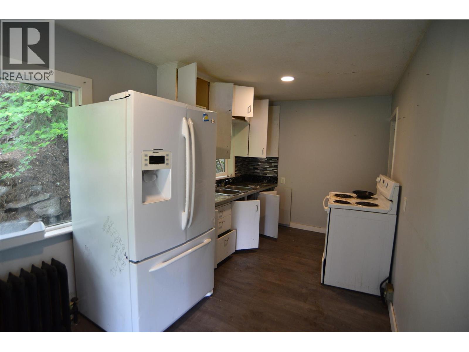 964 Mountain Street, Trail, British Columbia  V1R 3G5 - Photo 8 - 10372372