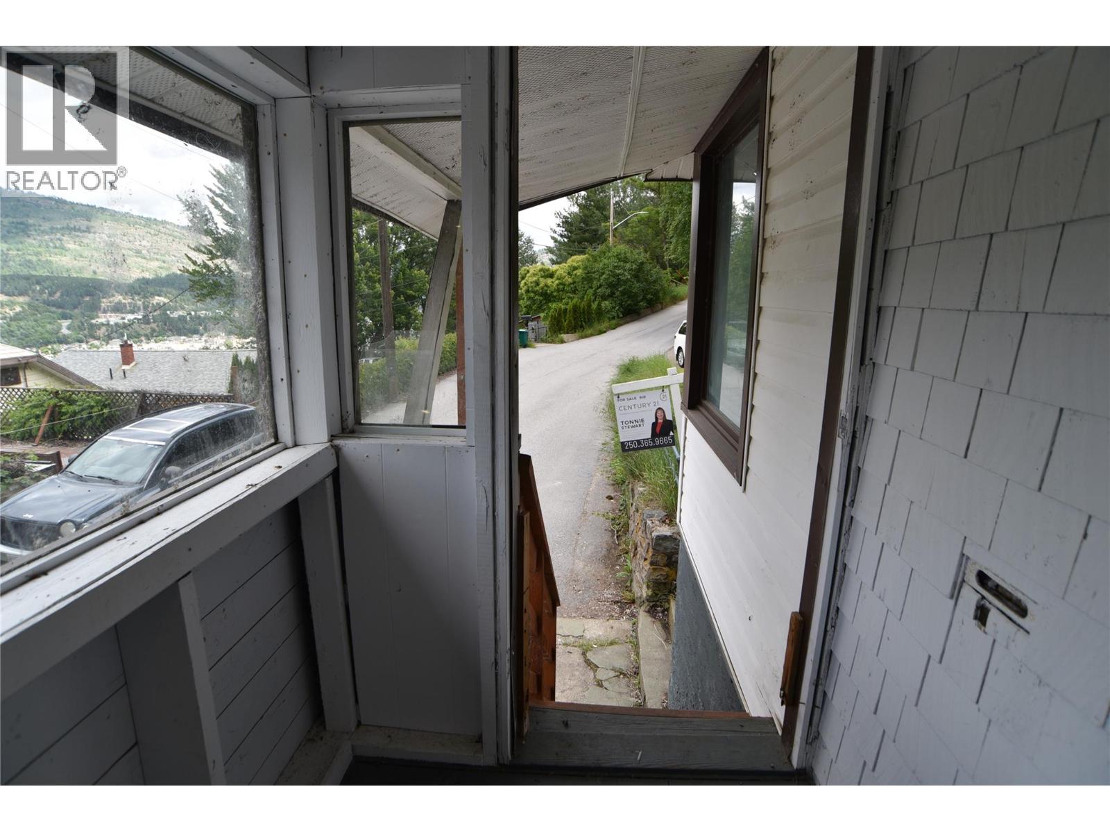 964 Mountain Street, Trail, British Columbia  V1R 3G5 - Photo 14 - 10372372