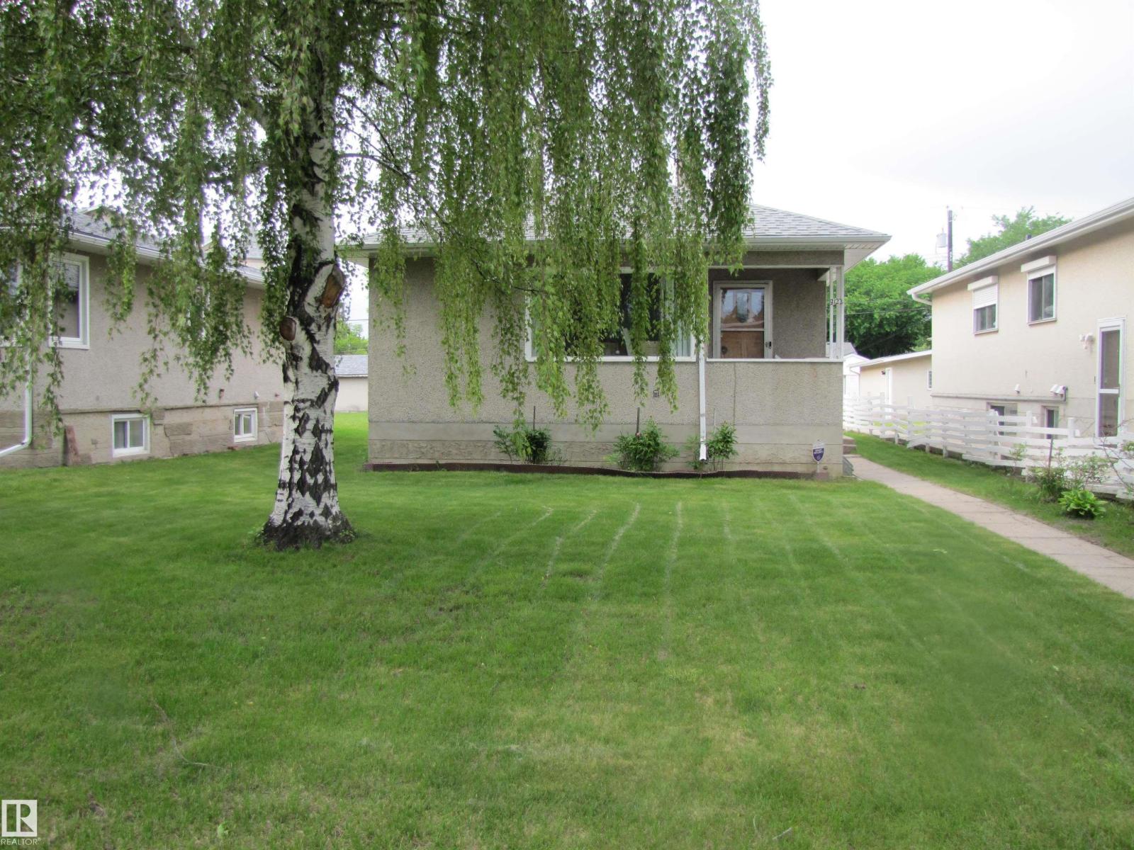 8122 83 AV NW, Edmonton, Alberta