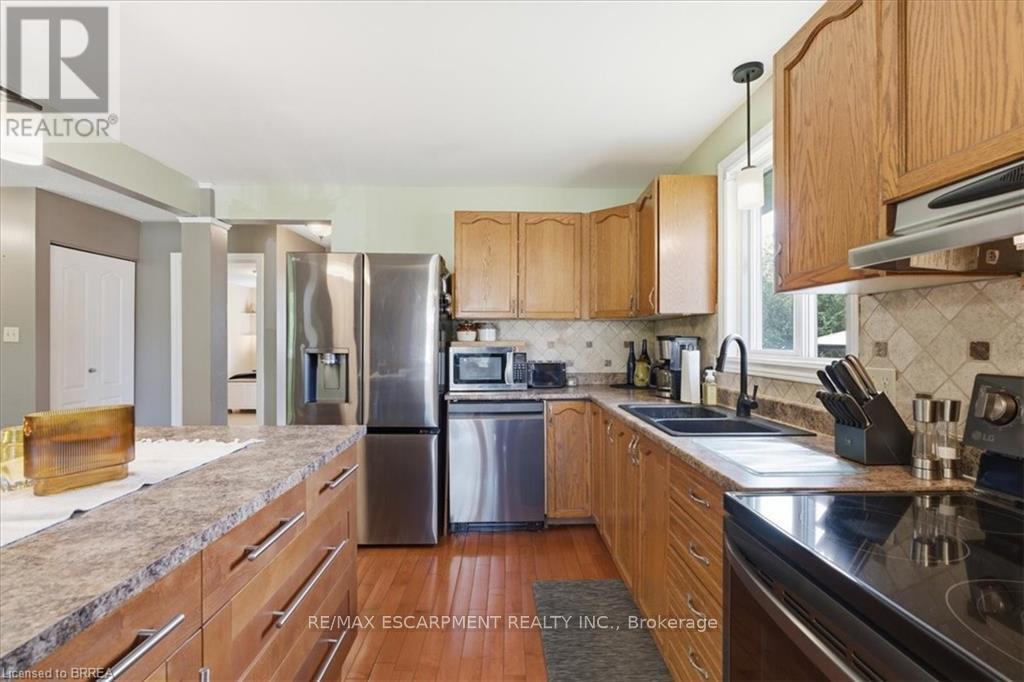 33 Edward Avenue, Brant, Ontario  N0E 1N0 - Photo 12 - X13427148