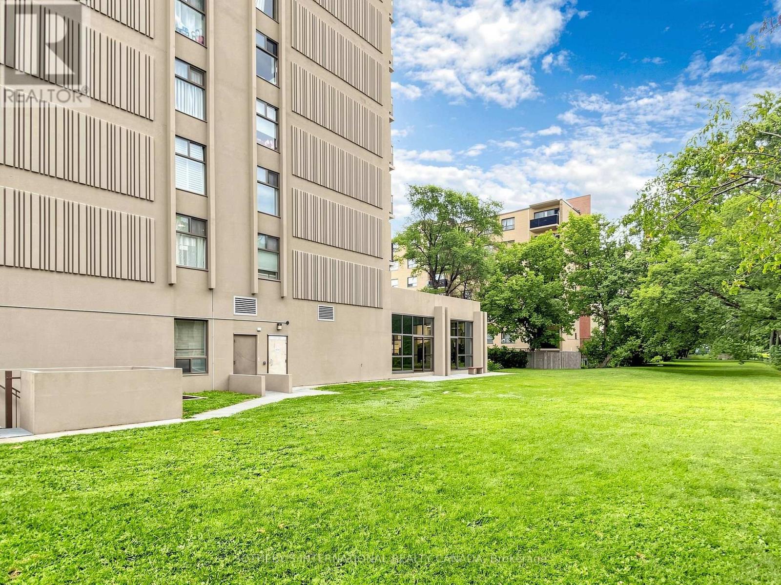 403 - 135 Marlee Avenue, Toronto, Ontario  M6B 4C6 - Photo 31 - W13426804