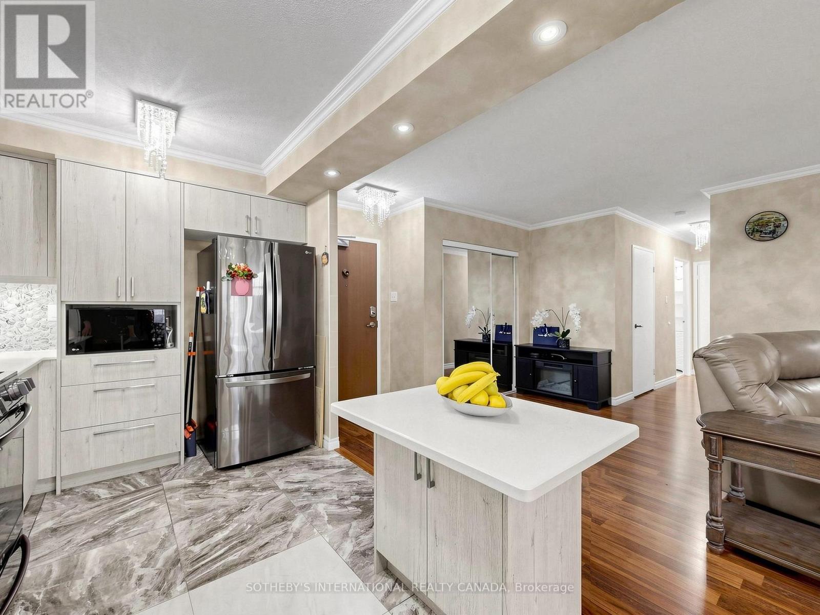 403 - 135 Marlee Avenue, Toronto, Ontario  M6B 4C6 - Photo 8 - W13426804