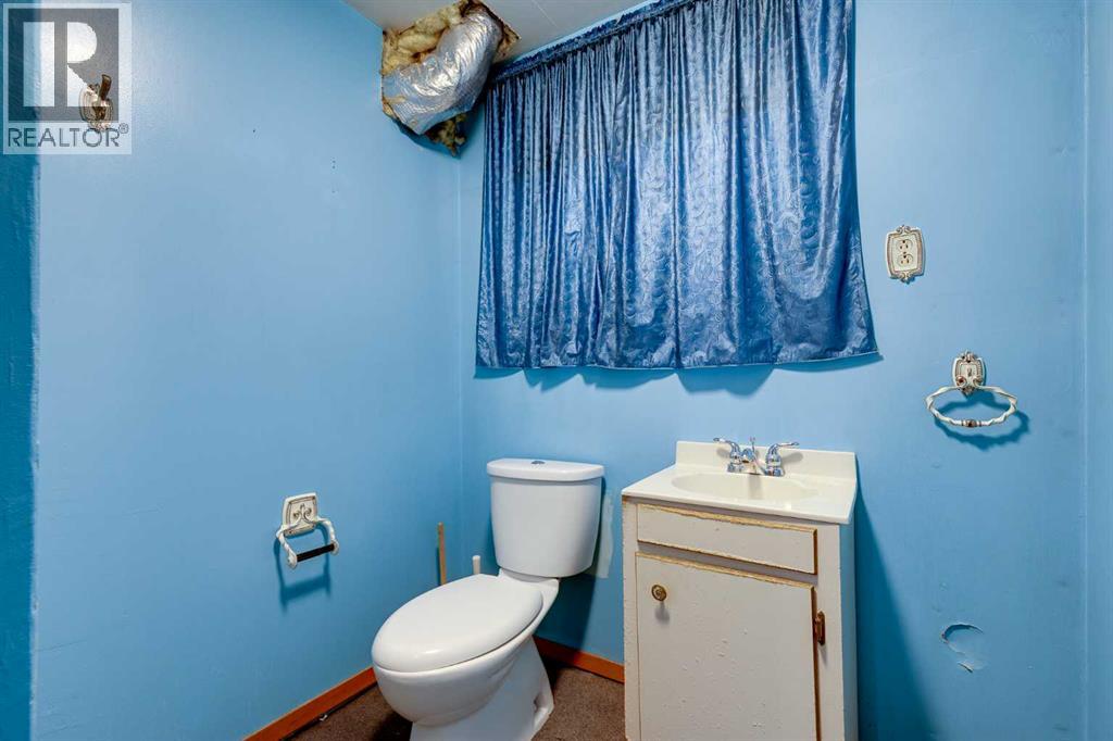 47 Clarendon Road NW, Calgary, Alberta  T2L 0P2 - Photo 26 - A2318269