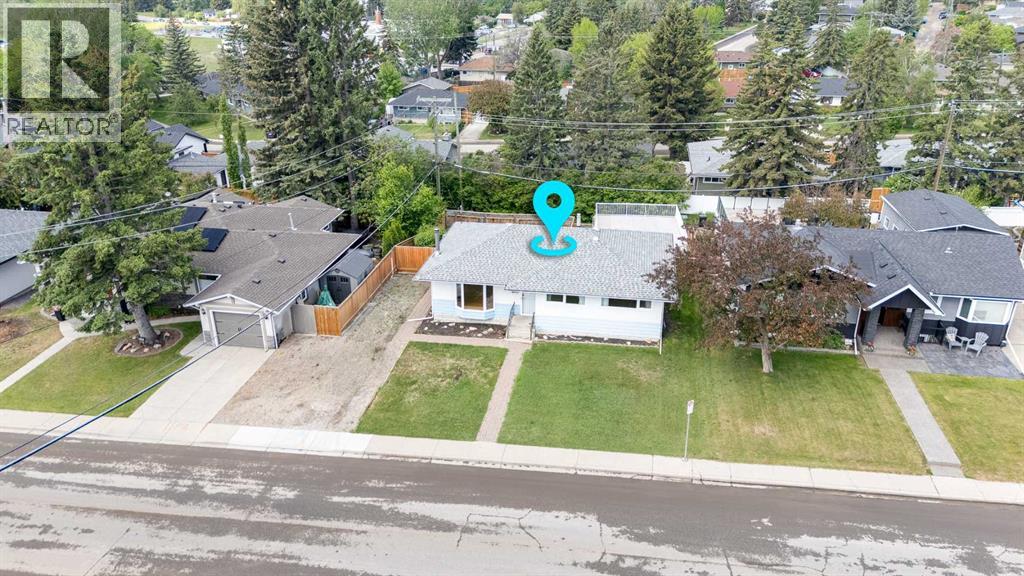 47 Clarendon Road NW, Calgary, Alberta  T2L 0P2 - Photo 2 - A2318269
