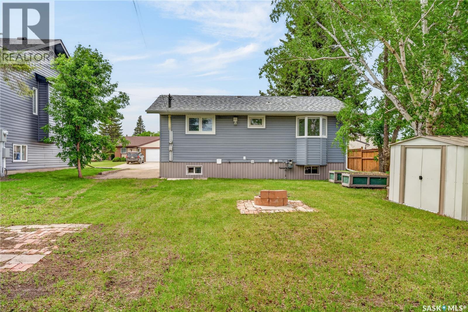 716 3rd Street, Humboldt, Saskatchewan  S0K 2A0 - Photo 2 - SK038898