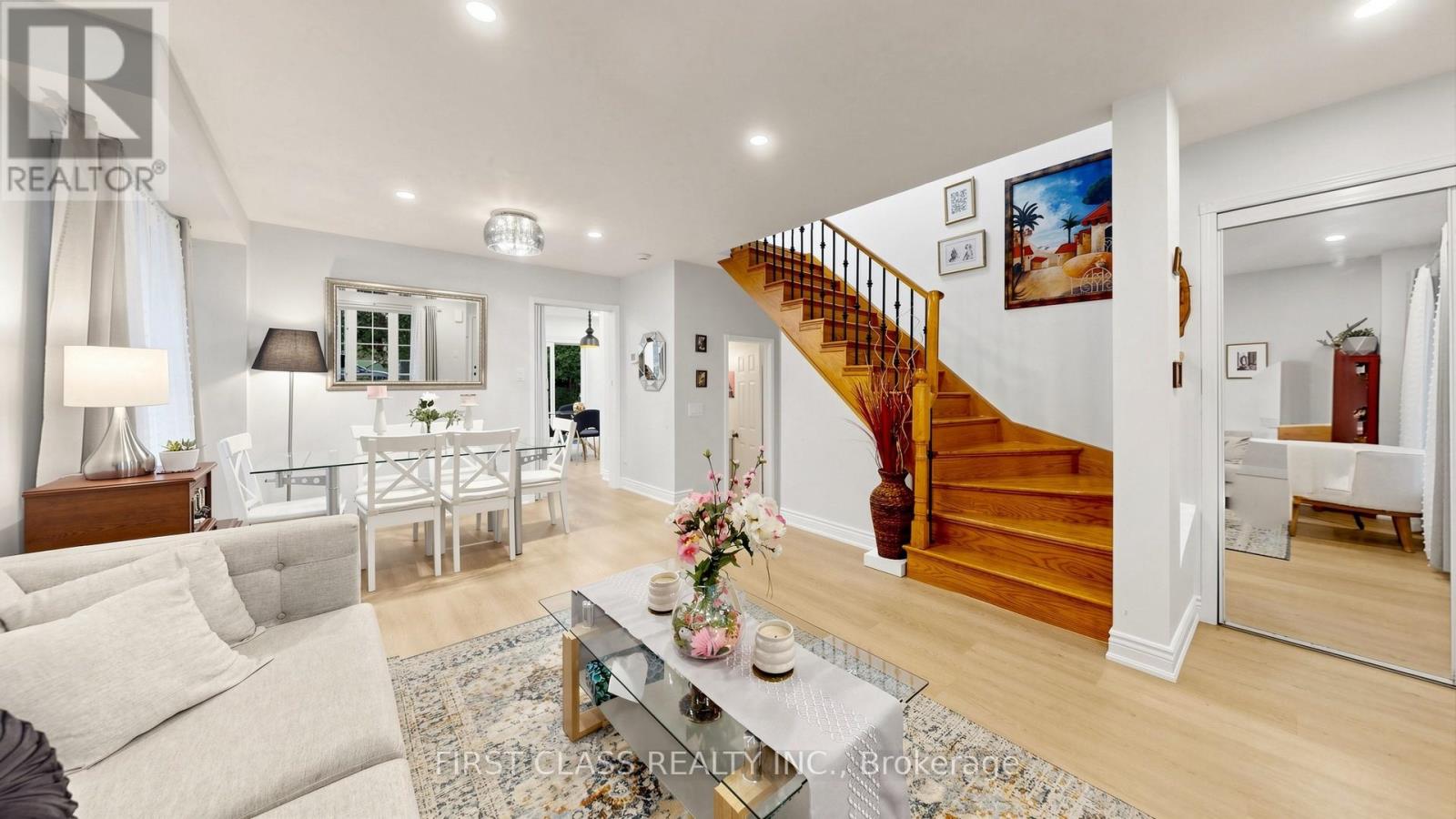 2407 East Gate Crescent, Oakville, Ontario  L6H 6L1 - Photo 11 - W13429352